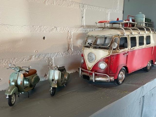 Hank Holiday Cottage De Garage Inn المظهر الخارجي الصورة