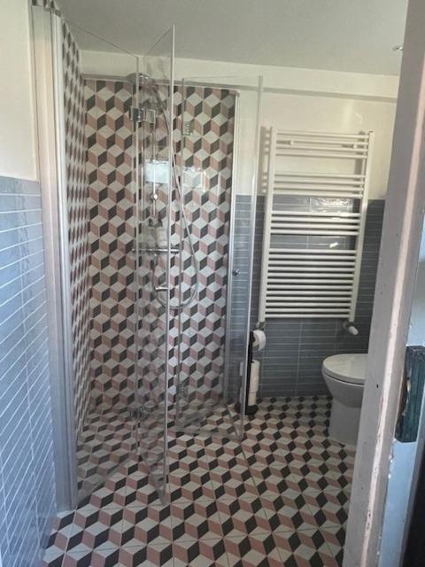 Hank Holiday Cottage De Garage Inn المظهر الخارجي الصورة