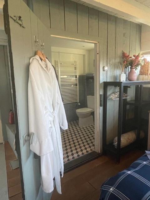 Hank Holiday Cottage De Garage Inn المظهر الخارجي الصورة